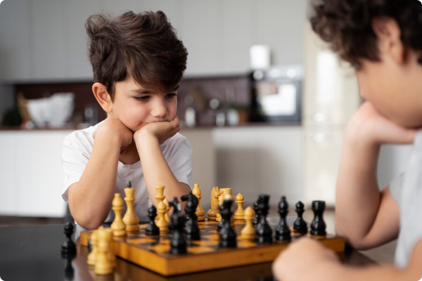 Sharpen Your Mind with Makro Chess Classes 